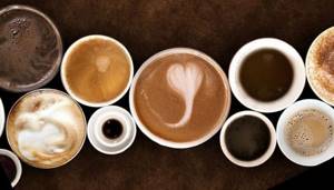 Чашки с кофейными напитками, фото