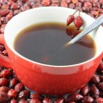 Как заваривать шиповник в термосе и без термоса, свойства и противопоказания напитка