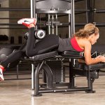 Сгибание ног в тренажёре