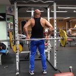 Тренируем задние дельты и трапеции со штангой или гантелями: разбор тяги Ли Хейни